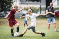 Foto 7, Julien Martin (Heese-S&uuml;d 2. Mannschaft, Jg. 4) geht kampfbetont in den Zweikampf